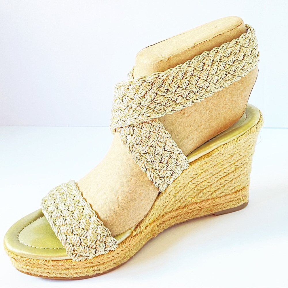 Anthropologie gold rattan woven sandals 8